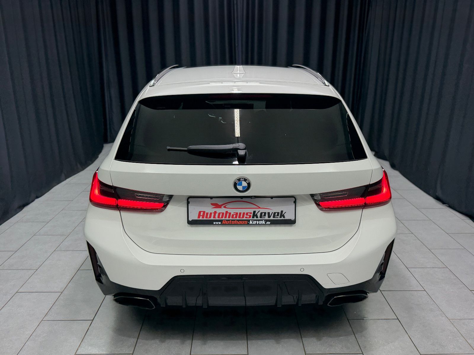 Fahrzeugabbildung BMW M340i xDrive Touring LCI |H/K|360°|PANO|HuD