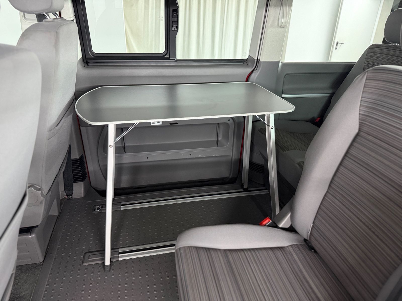Volkswagen T6.1 California Beach Tour AHK Kamera Markise foto 13