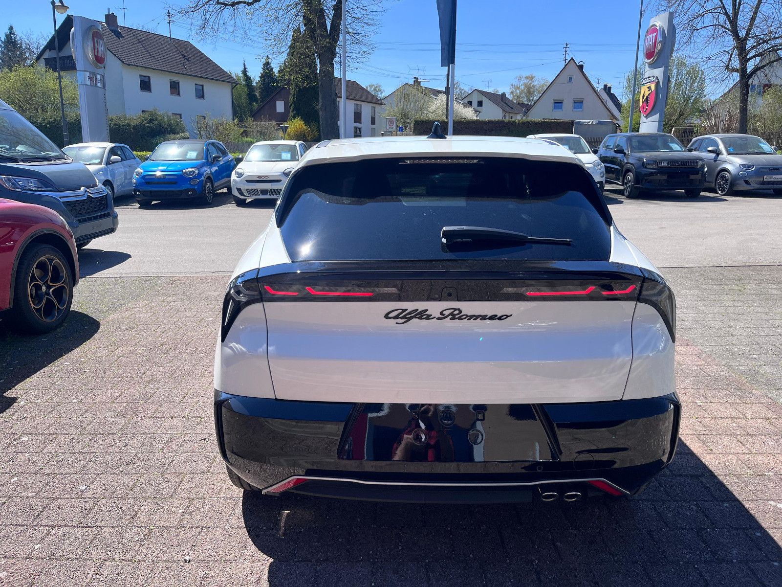 Fahrzeugabbildung Alfa Romeo Junior Ibrida 1.2 VGT -Hybrid 107 Sport Speciale