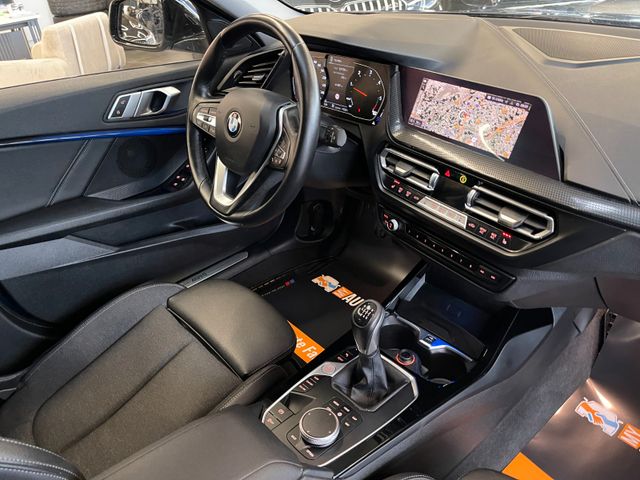BMW 118 d Sport Line *LED*PDC*CARPLAY*TOUCH*SHZ*TEMP