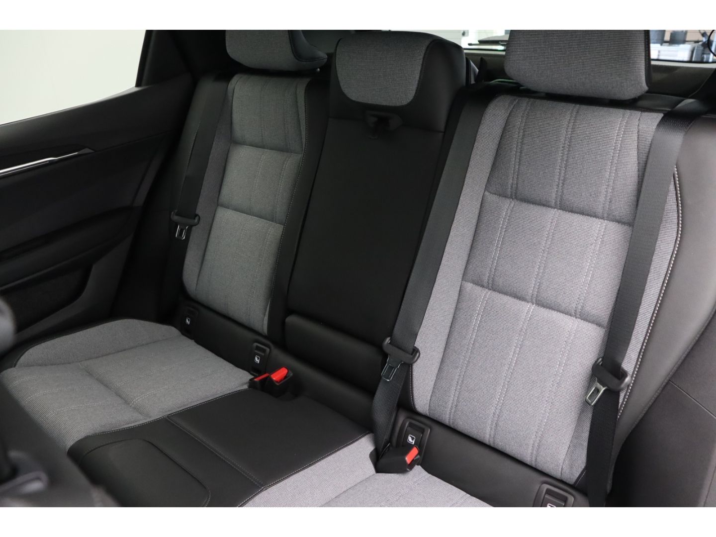 Fahrzeugabbildung Mitsubishi Eclipse Cross Diamant Top 11 KW ACC Totwinkelass