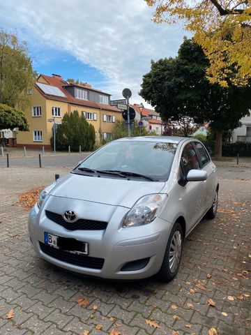 Toyota Yaris 1,0*Unfallfrei*TÜV neu*66.450 km*5 Türer 