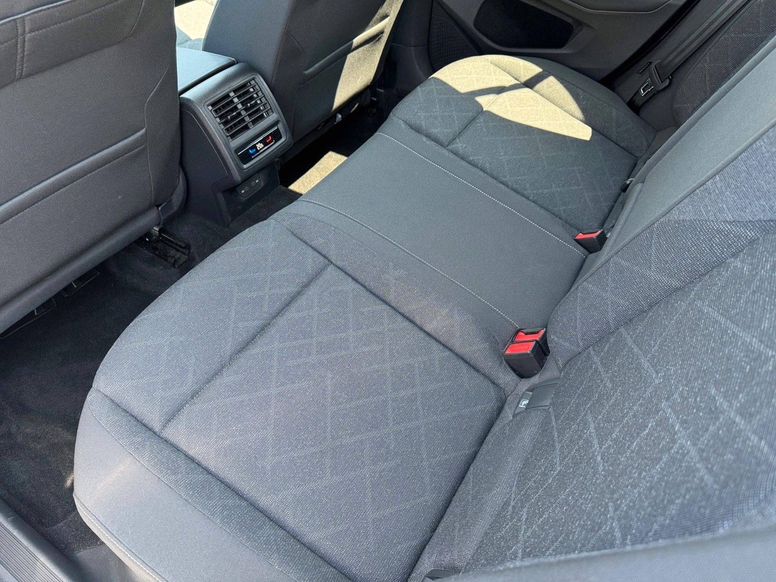 Fahrzeugabbildung Volkswagen Golf VIII Lim. Life 1.5 TSI