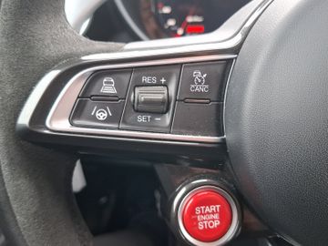 Alfa Romeo Giulia Quadrifoglio 2.9 V6 Bi-Turbo Kam.+KeyLess