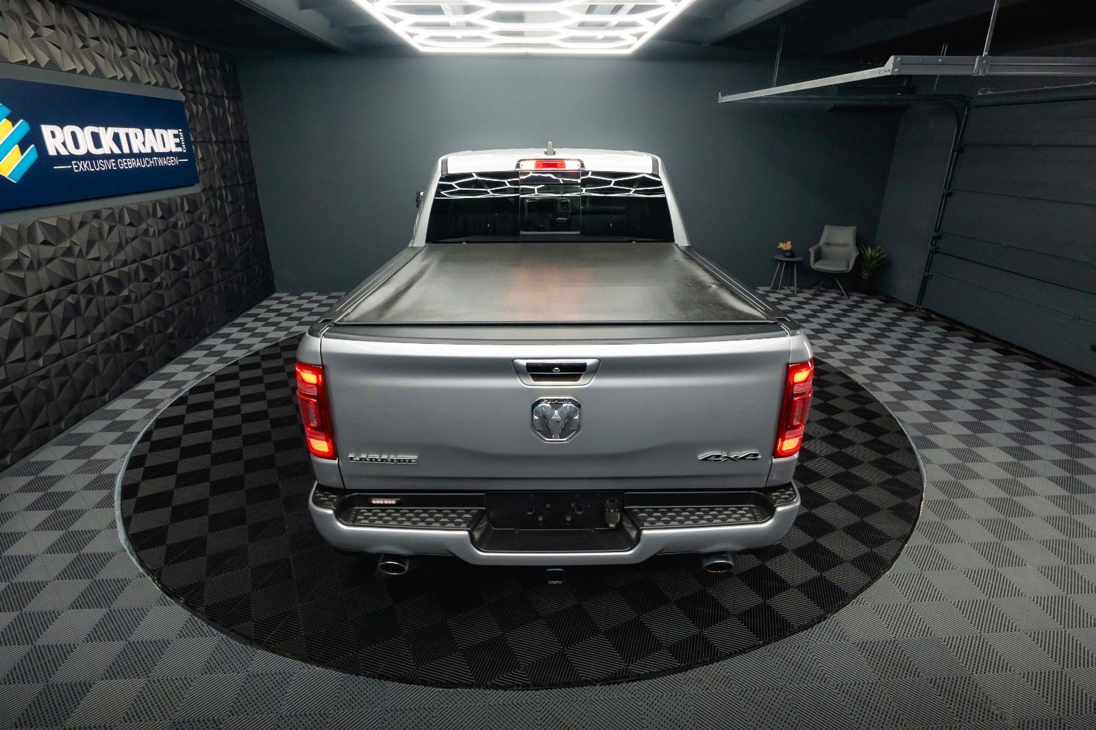 Fahrzeugabbildung Dodge RAM 5.7 V8 HEMI 4x4 LARAMIE LPG Offroad-Bodylift