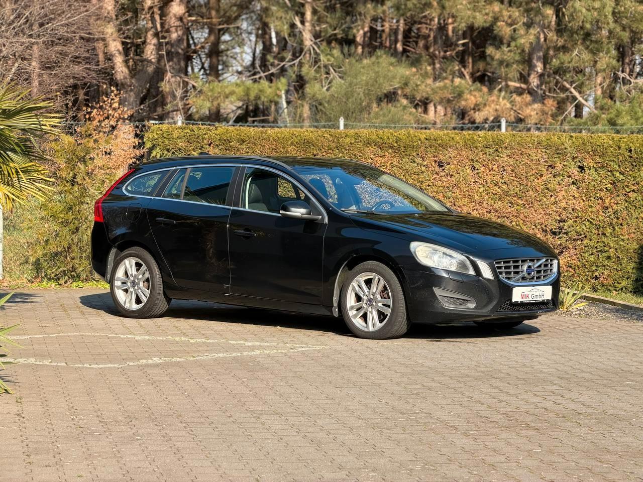 Volvo V60 2.0 D3 NAVI KLIMA MOMENTUM