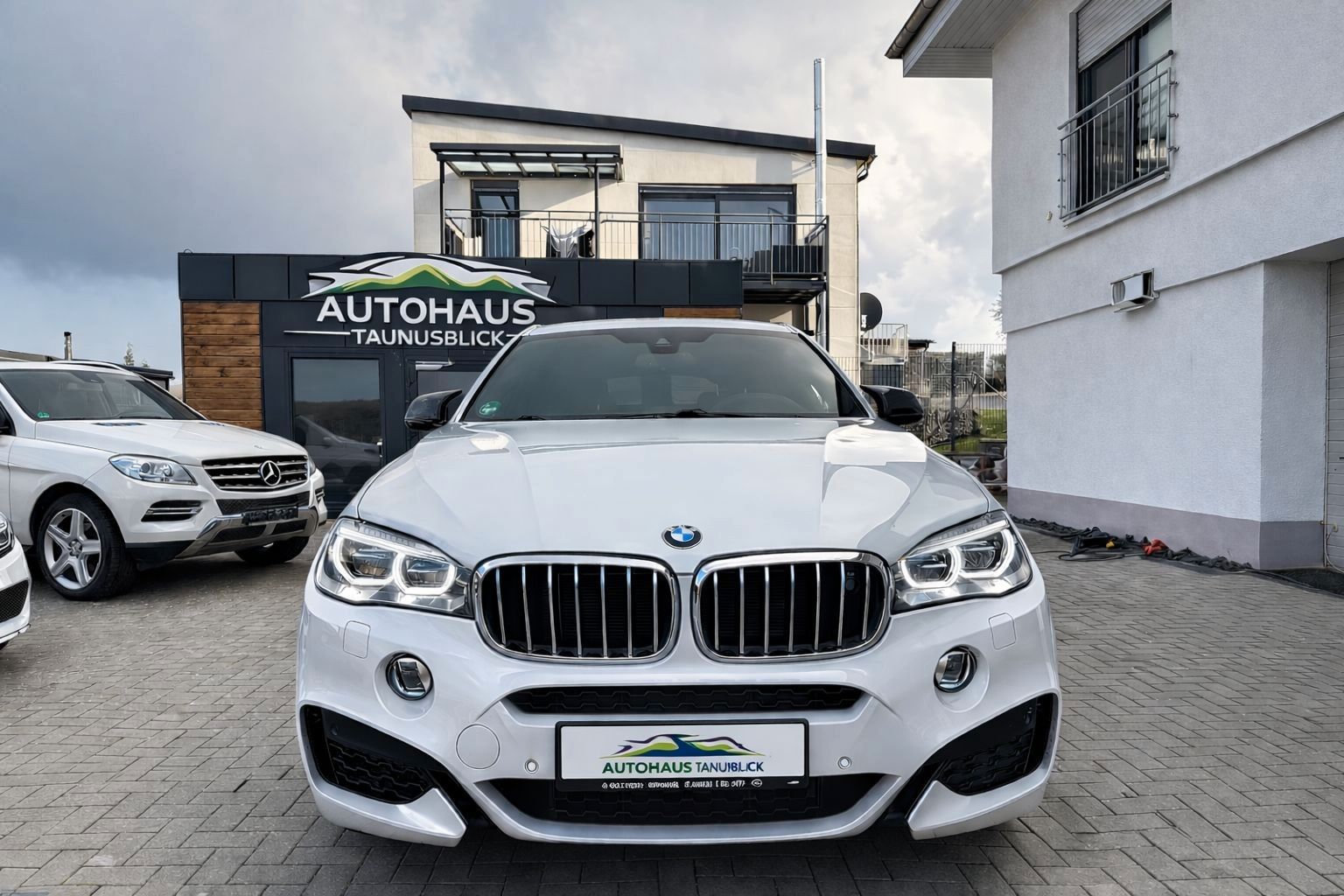 BMW X6 xDrive 50 i M-Paket / Soft-C./Bang&amp;O./Head UP