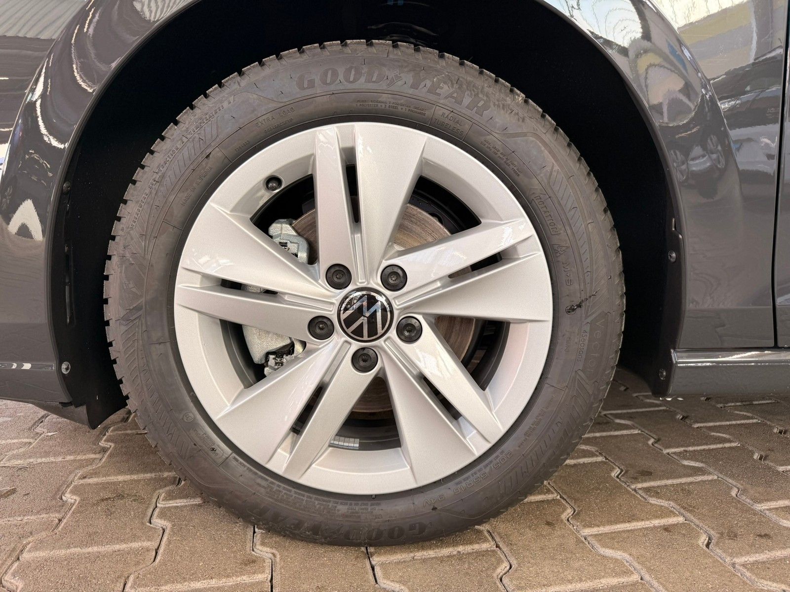 Fahrzeugabbildung Volkswagen Golf VIII Lim. Goal 1.5 TSI