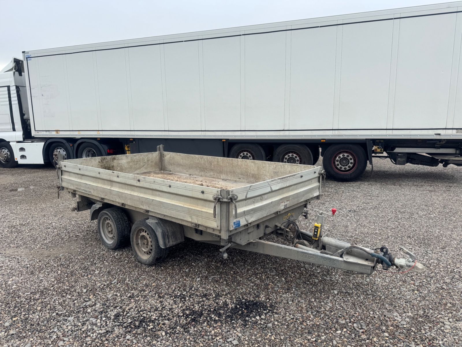 Fahrzeugabbildung Humbaur HTK 3500