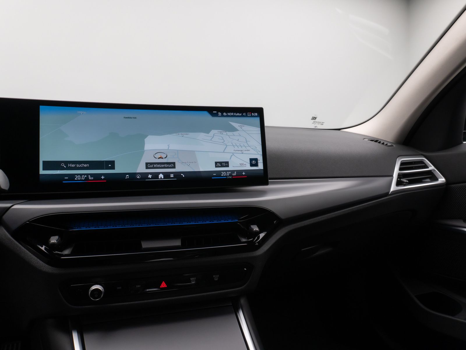 Fahrzeugabbildung BMW 318i Kamera DAB CockPit+ Alarm Geschwindigkeitsr