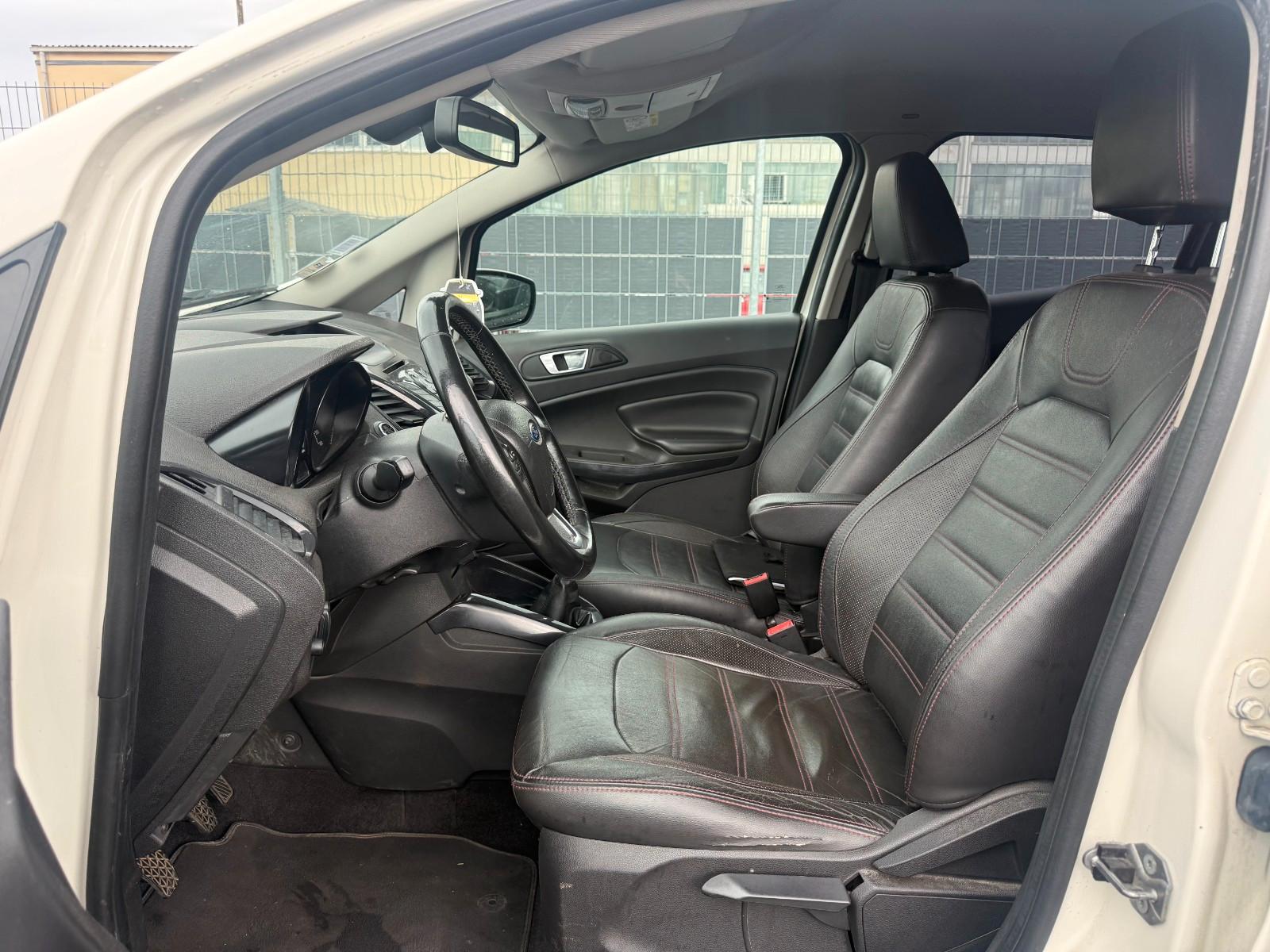 Ford EcoSport 2015 — photo 10