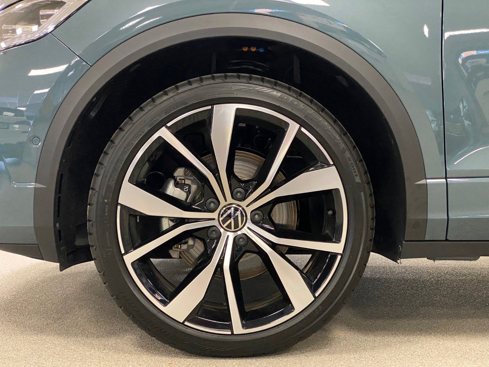 Fahrzeugabbildung Volkswagen T-Roc 1.5 TSI DSG R-Line+ACC+Garantie bis 2030++