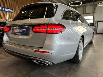 Mercedes E 220 - 2