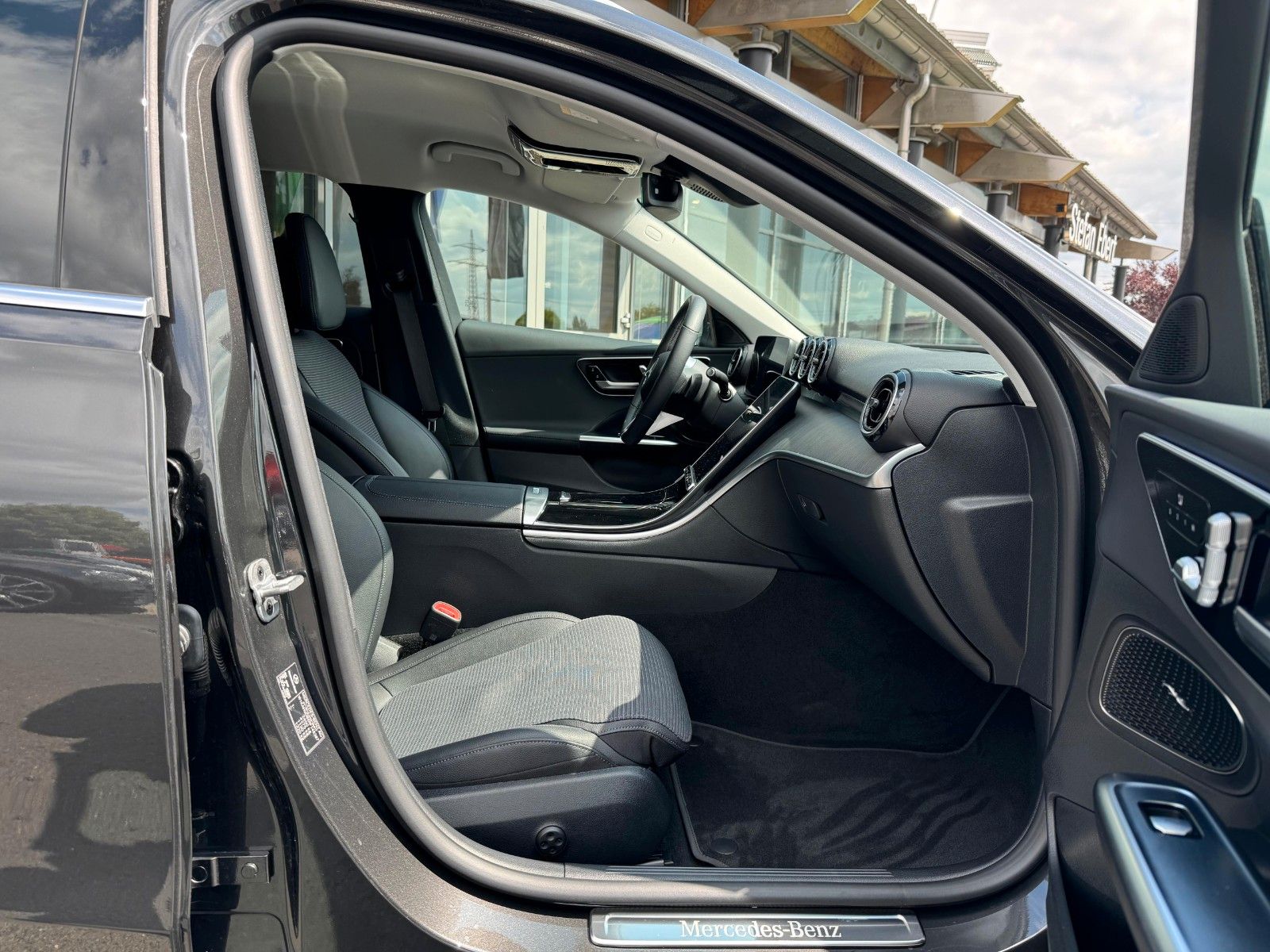 Fahrzeugabbildung Mercedes-Benz C 200d T Avantgarde AHK+RFK+Memory+TotW