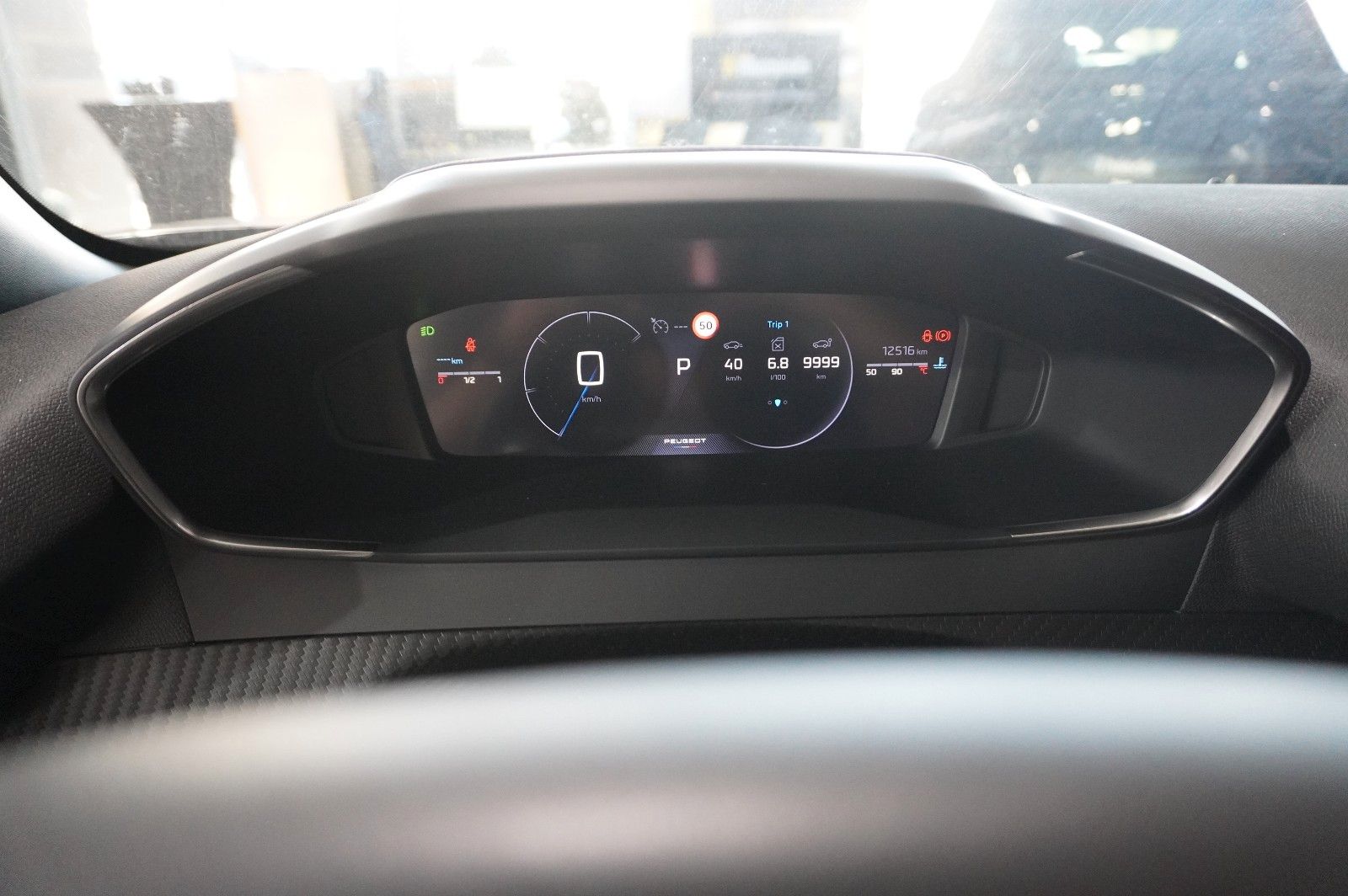 Fahrzeugabbildung Peugeot 2008 1.2 HYBRID ALLURE E-DSC NAVI/LED/SPORT/VIRT