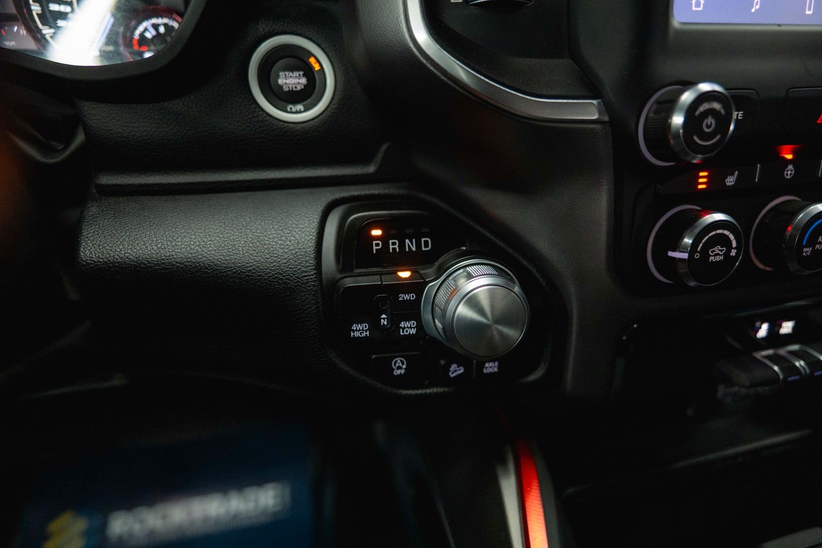 Fahrzeugabbildung Dodge RAM 5.7 V8 HEMI 4x4 REBEL OFFROAD AXLE LOCK 19%