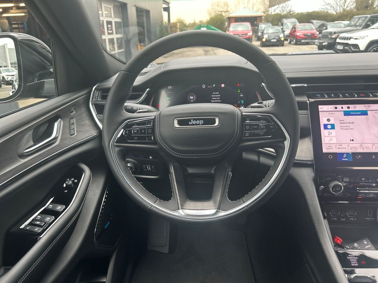 Fahrzeugabbildung Jeep Grand Cherokee 4xe Overland HUD Navi Leder AHK