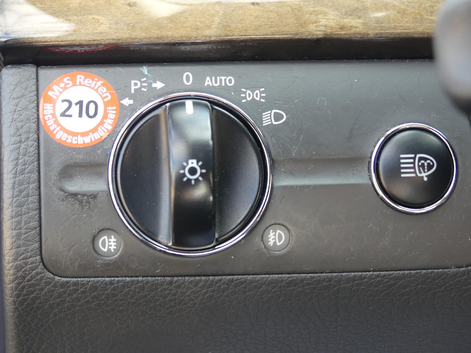 Mercedes-Benz E200 2004 — photo 17