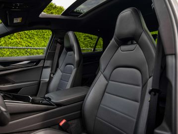 Porsche Panamera - 8