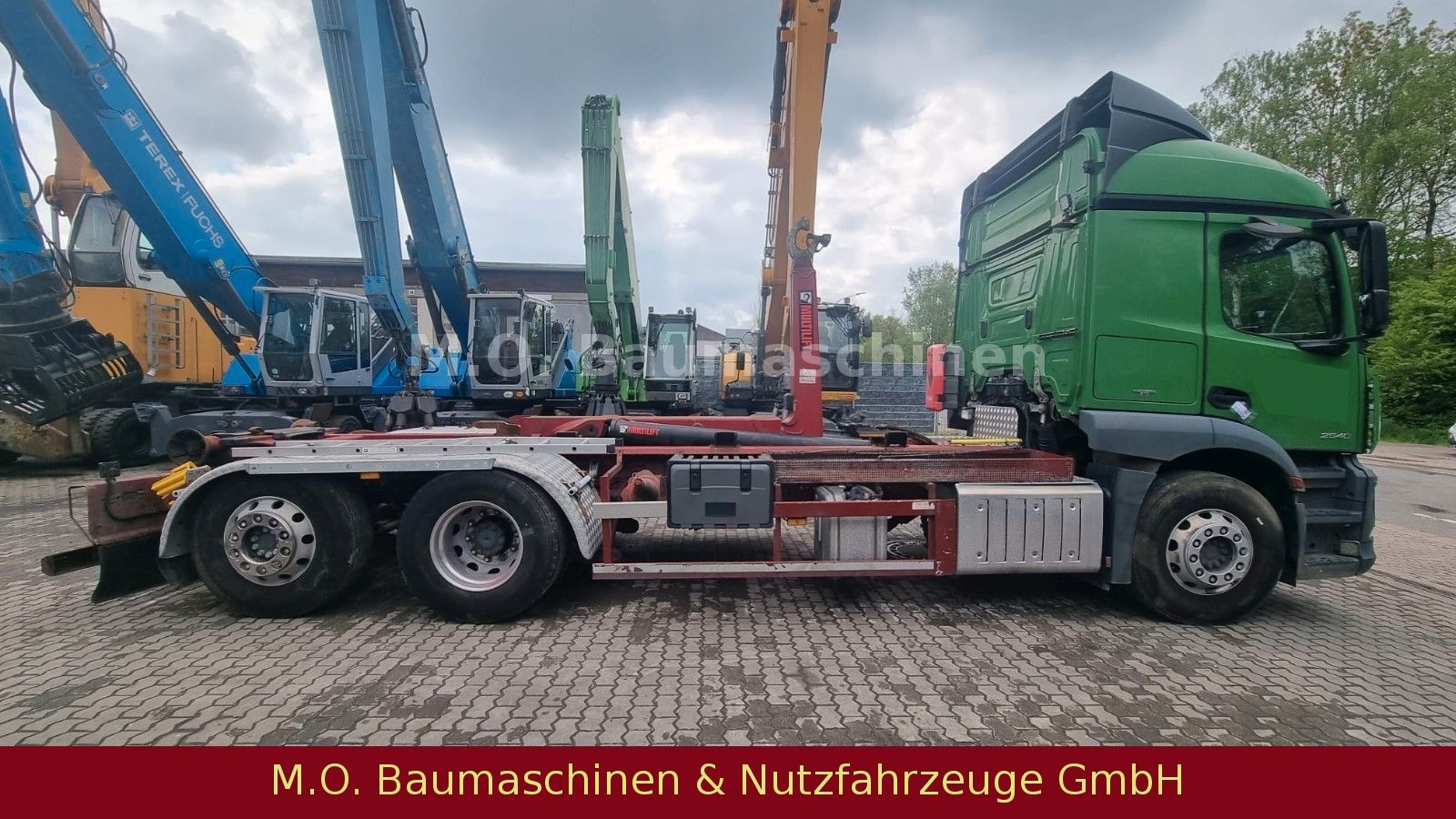Fahrzeugabbildung Mercedes-Benz Antos 2546 / Euro 6 / 6x2 / Hiab Abroller /