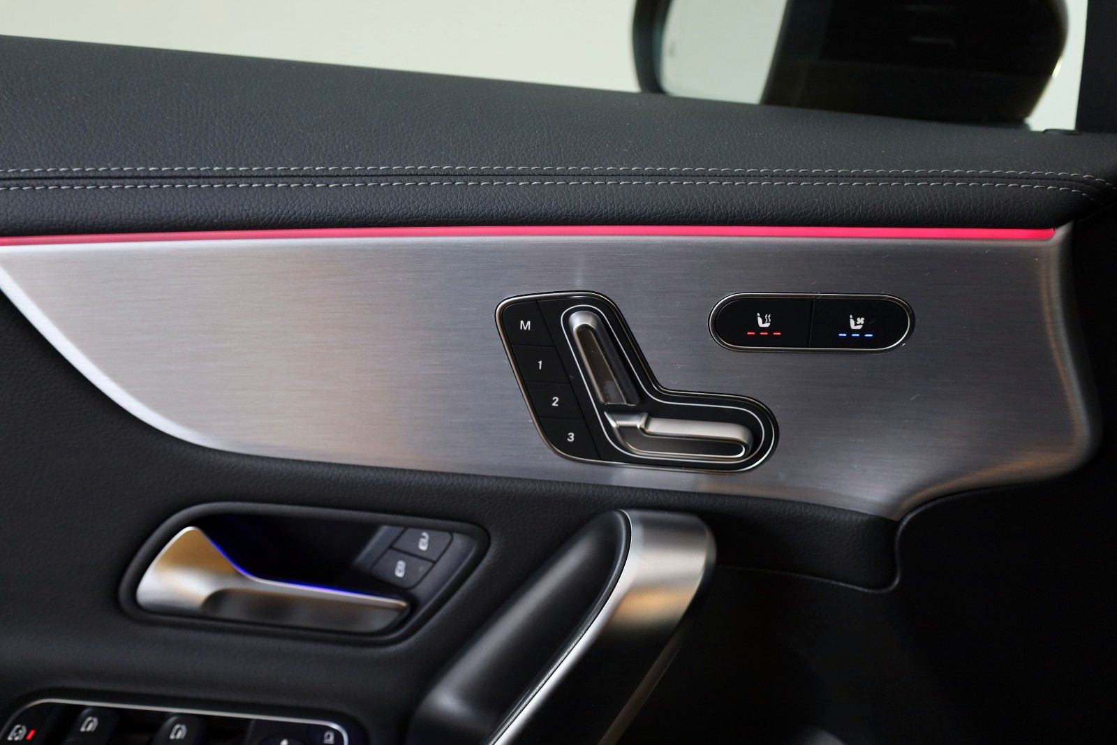 Fahrzeugabbildung Mercedes-Benz CLA 200d SB AMG Leder,Navi,LED,ACC,Burmester,360