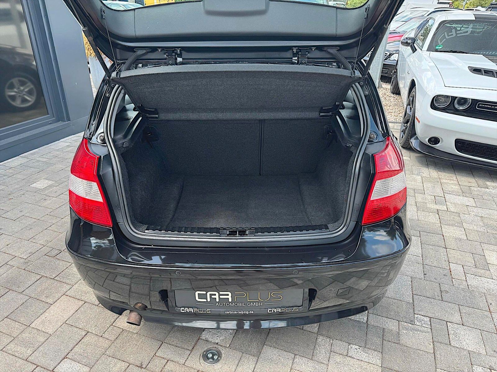 Fahrzeugabbildung BMW 120i Sport *TÜV Neu*Klima*Tempomat*Export Preis*