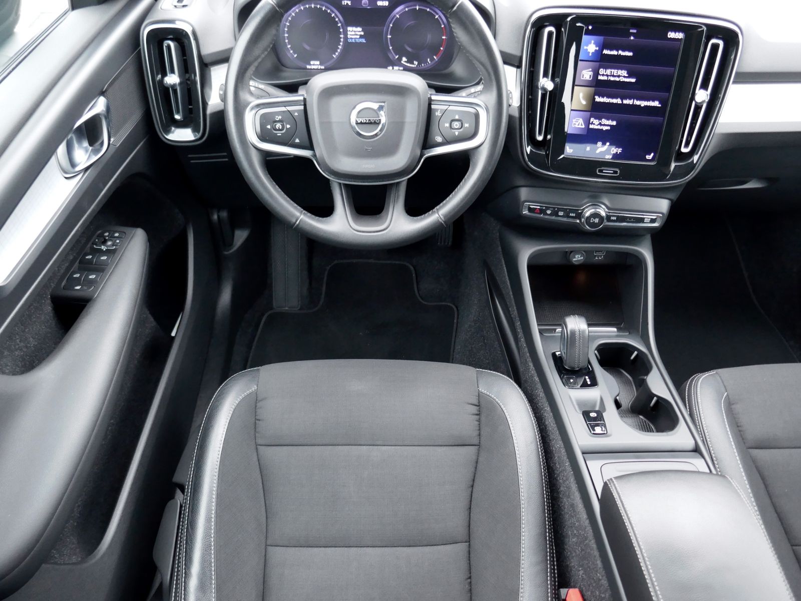 Fahrzeugabbildung Volvo XC40 D3 2WD Momentum Pro | LED AHK PDC GRA