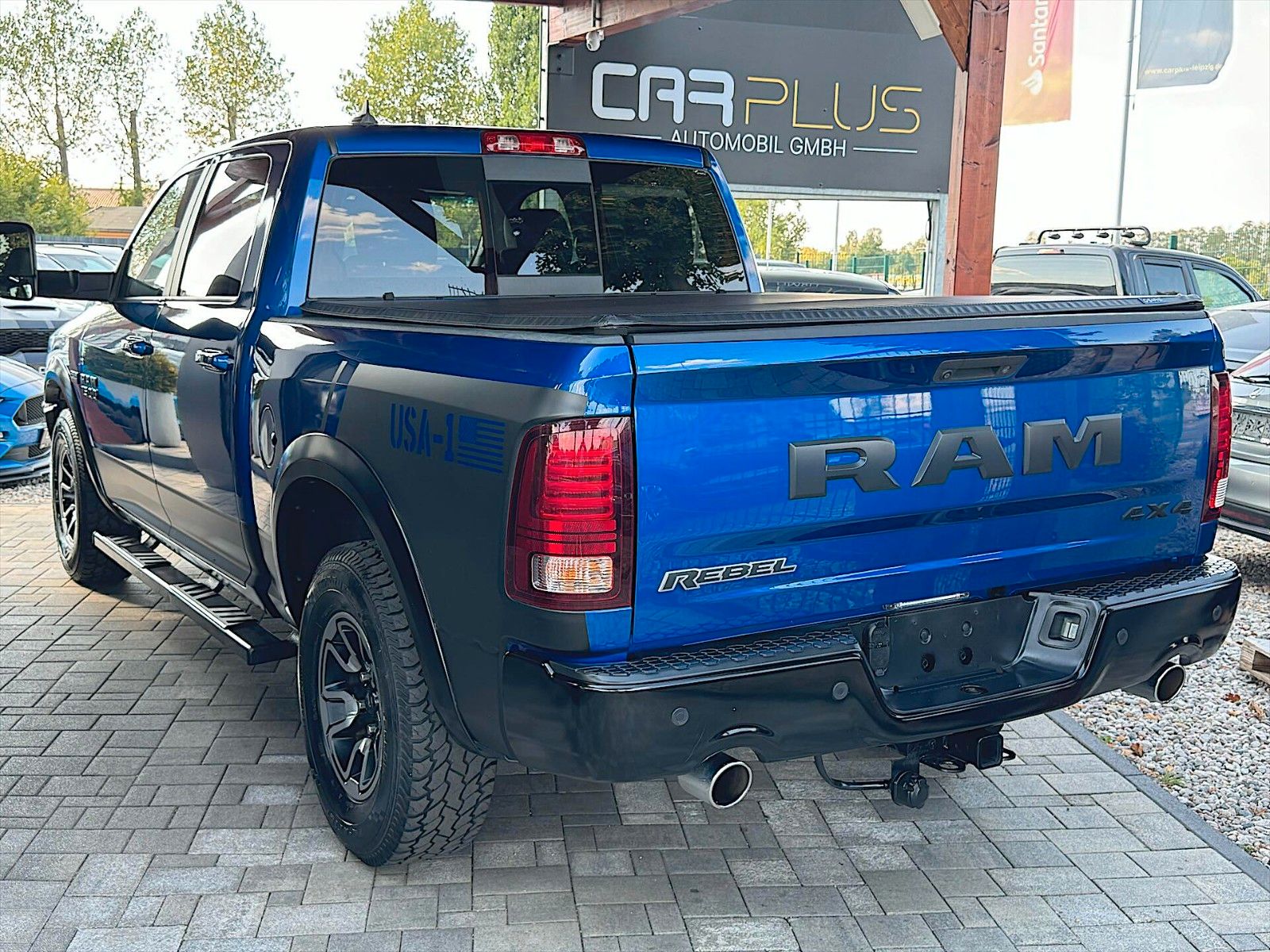 Fahrzeugabbildung Dodge RAM 5.7 V8 HEMI 4x4 REBEL Sport *Luftfahrwerk*