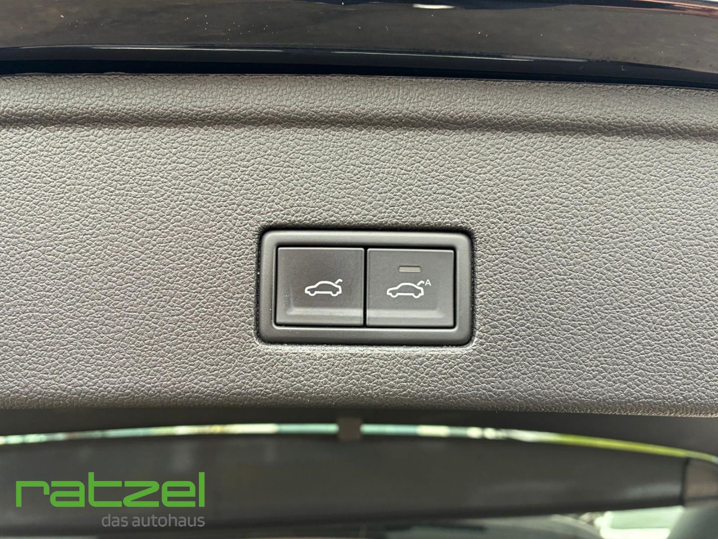 Fahrzeugabbildung Volkswagen Touareg Elegance 4Mot. eHyb. El. Panodach Navi L