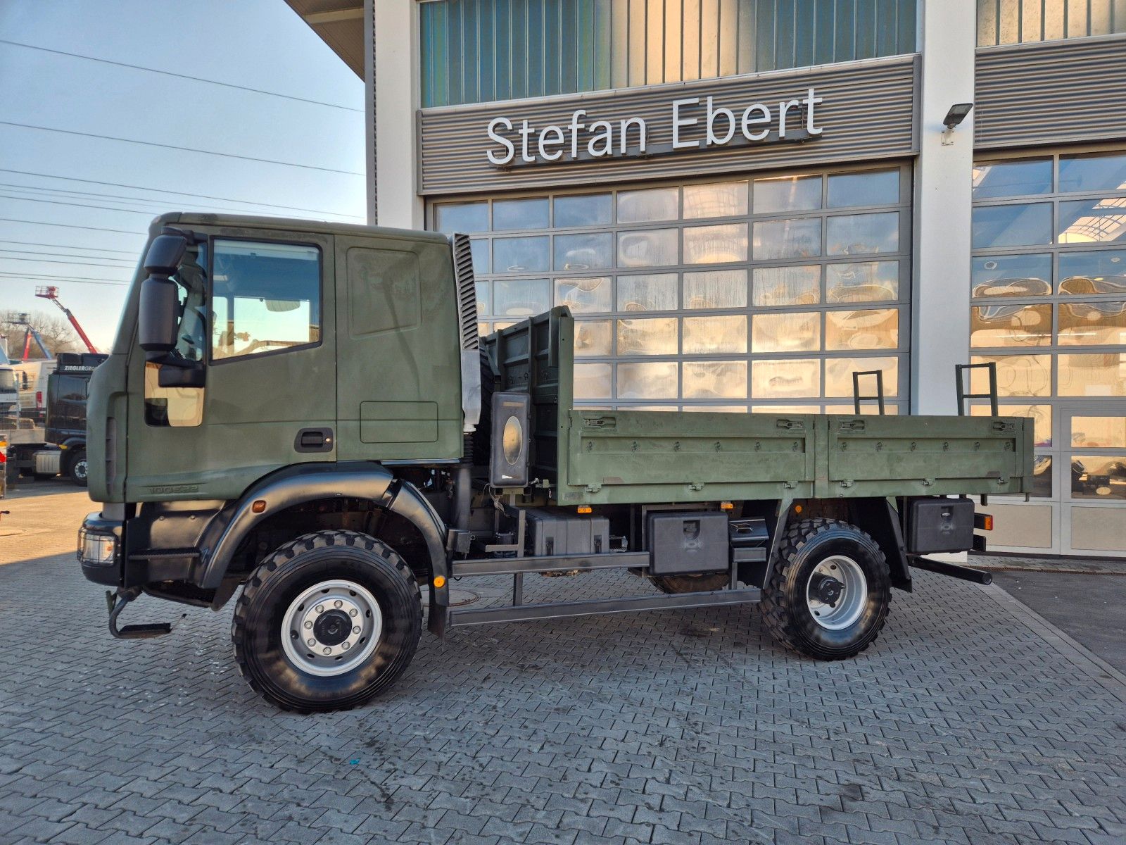 Fahrzeugabbildung Iveco Eurocargo 100E22 4x4 Pritsche