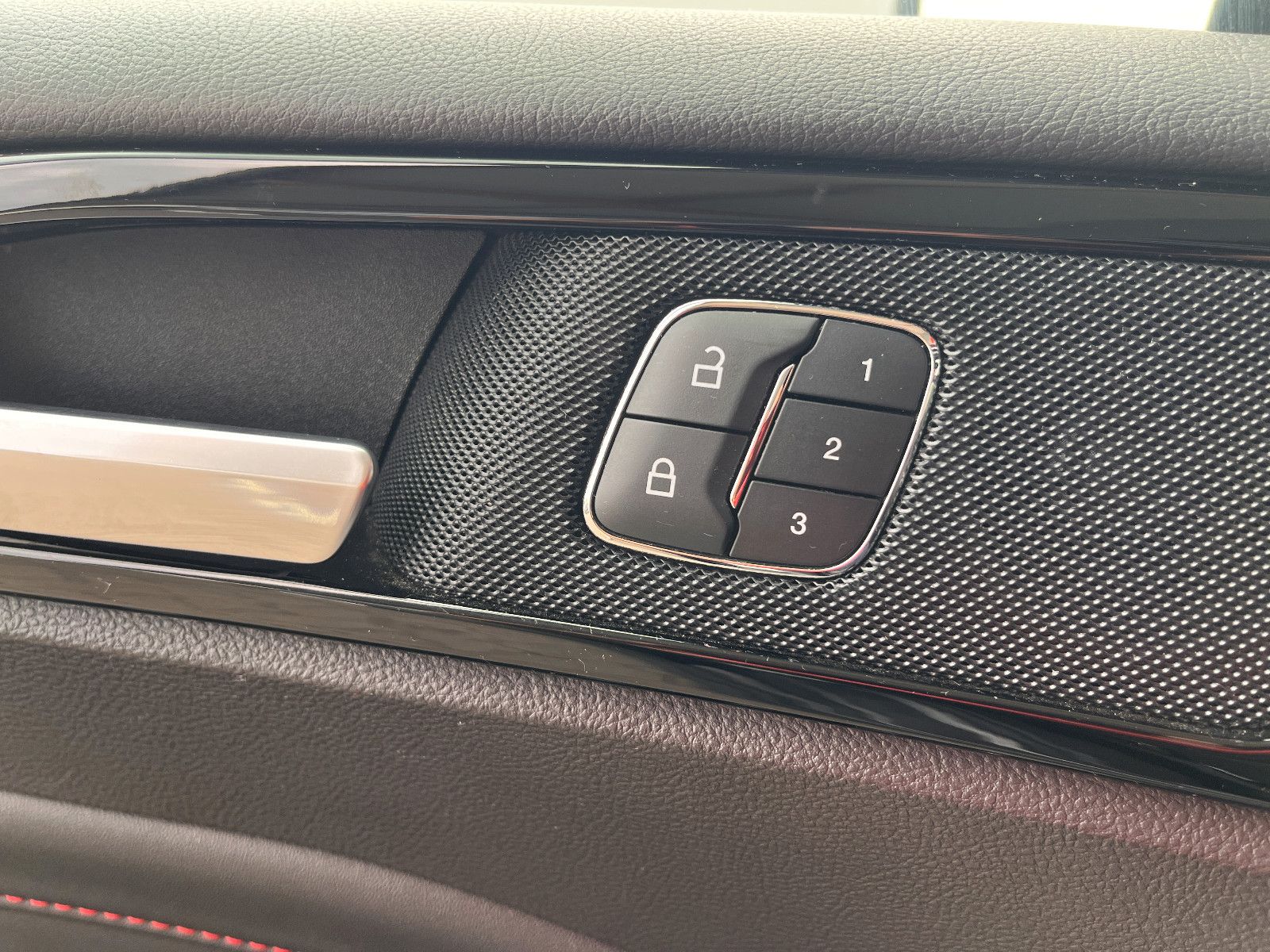 Fahrzeugabbildung Ford Mondeo Turnier ST-Line