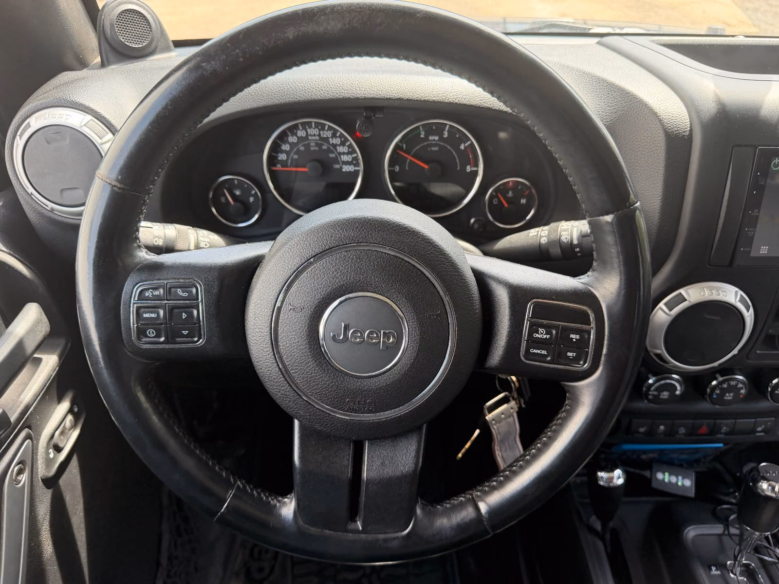 Jeep Wrangler Unlimited Sahara 2.8 CRD | 200 ch | BVA | Cuir | Sièges chauffants | Hardtop | Galerie de toit | Marchepieds