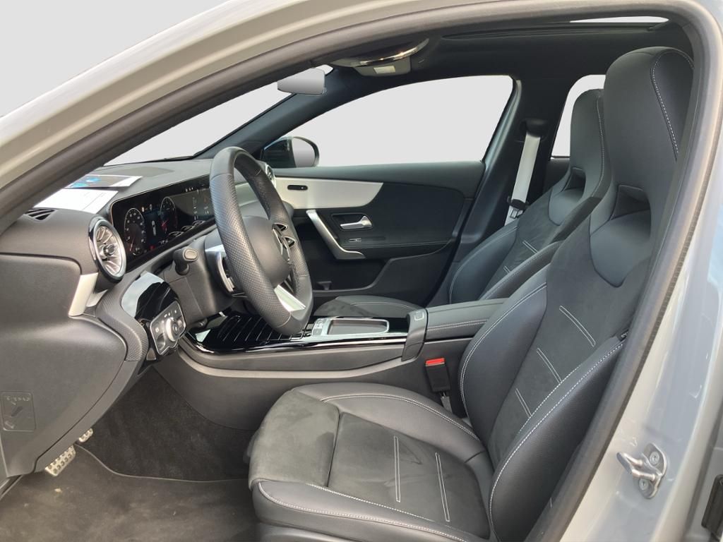 Fahrzeugabbildung Mercedes-Benz A 200 Kompaktlimousine AMG Line*Night Paket*Pano