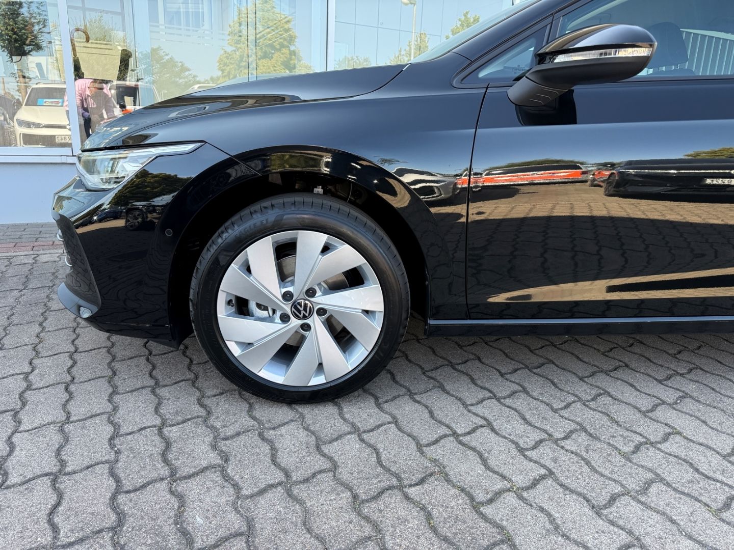 Volkswagen Golf VIII Energy 1.5 eTSI DSG LED Navi AHK ACC S foto 4