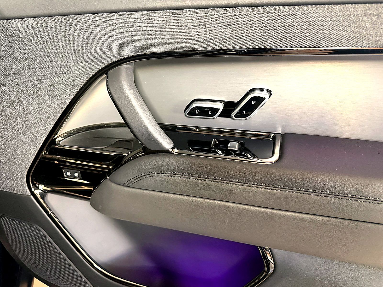 Fahrzeugabbildung Land Rover Range Rover Sport Dynamic SE/PANO/3D''KAMER/MERI
