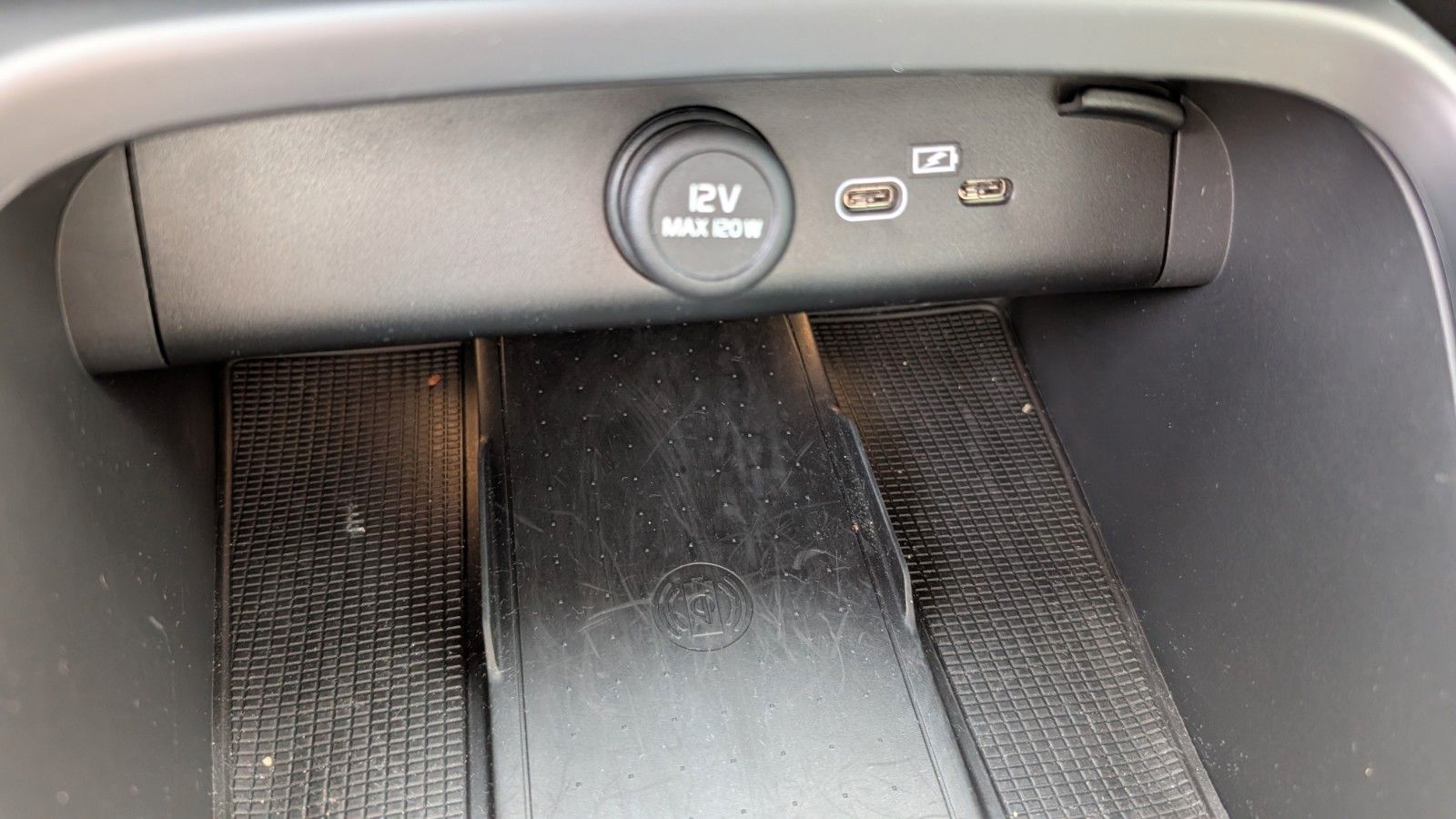 Fahrzeugabbildung Volvo XC 40 B4/Standheizung/Winterpaket