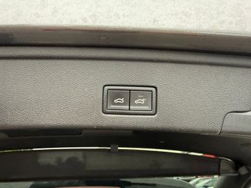 Volkswagen Touareg R-Line 4Motion+AHK+AWS+StHz+HUD+MEM+LED+