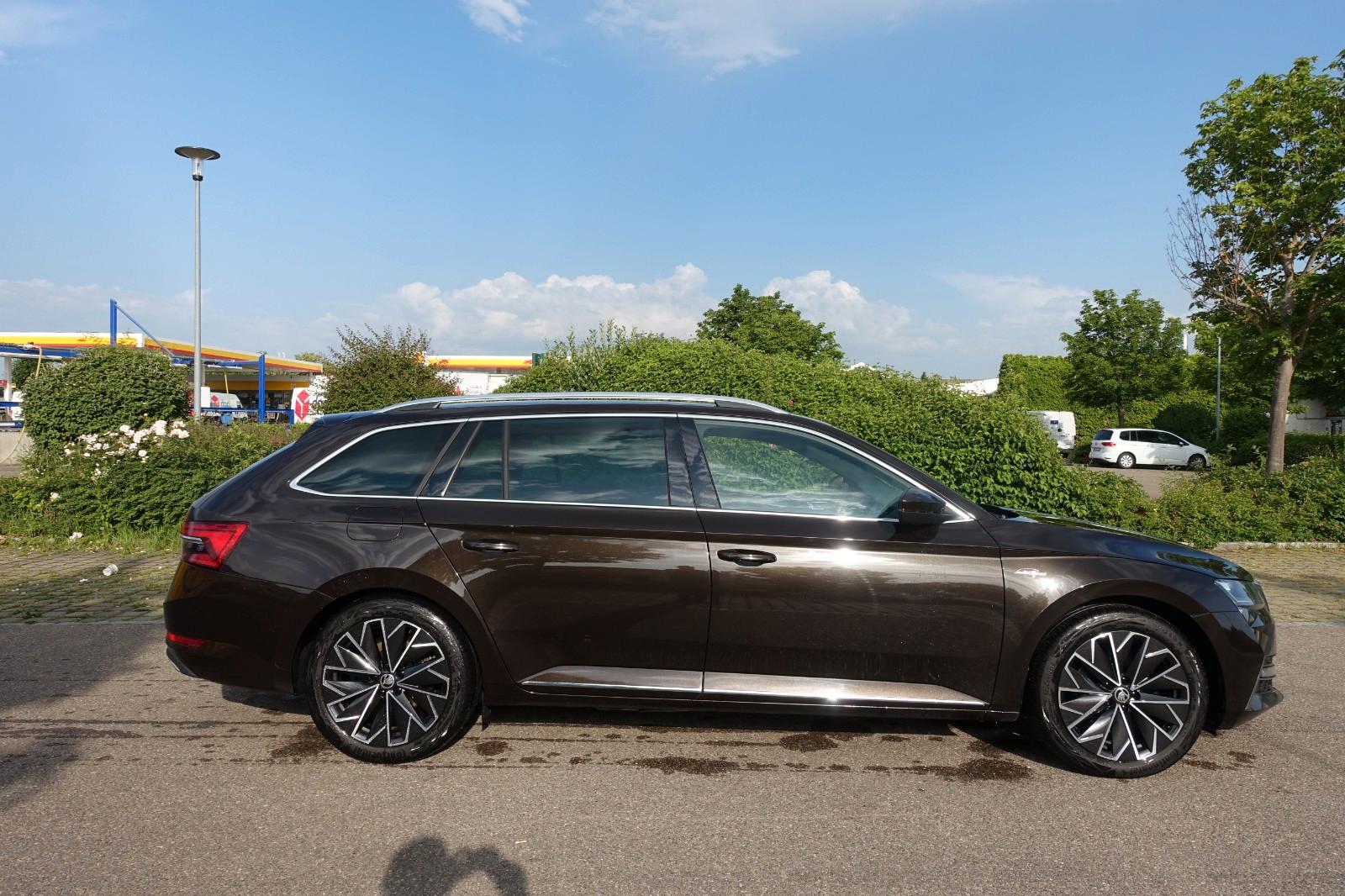 Skoda Superb Combi L&K iV Aut,Matrix Leder Navi Alu