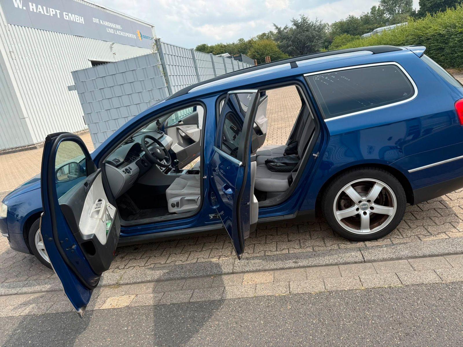Volkswagen Passat 2006 — interior
