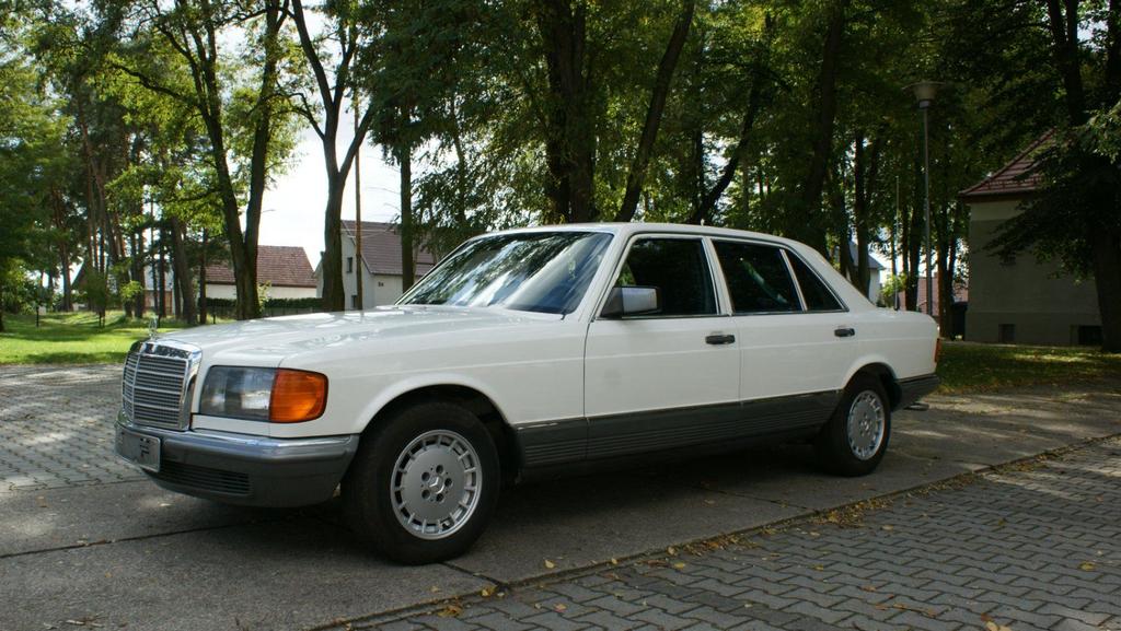 Mercedes-Benz 380