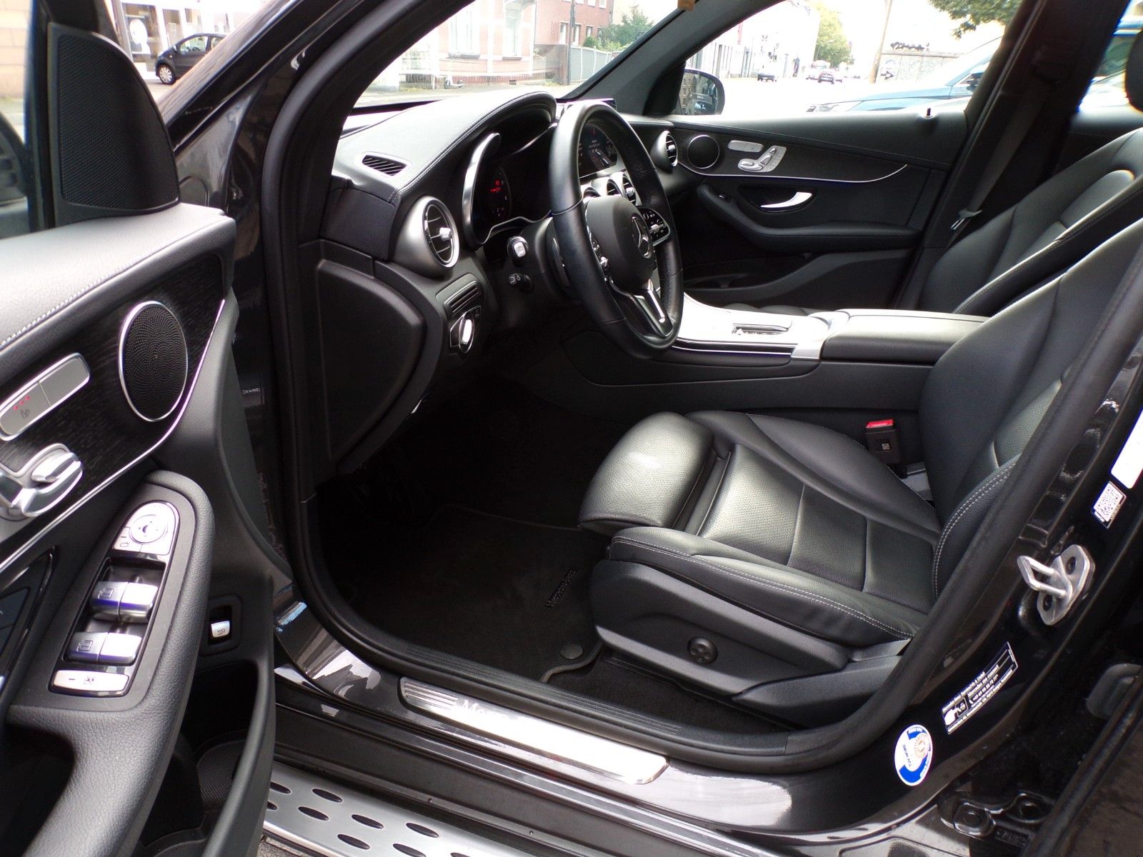 Mercedes-Benz GLC Coupe 220d 4M HUD LKA KAM VZA DTR+ Ambiente foto 4