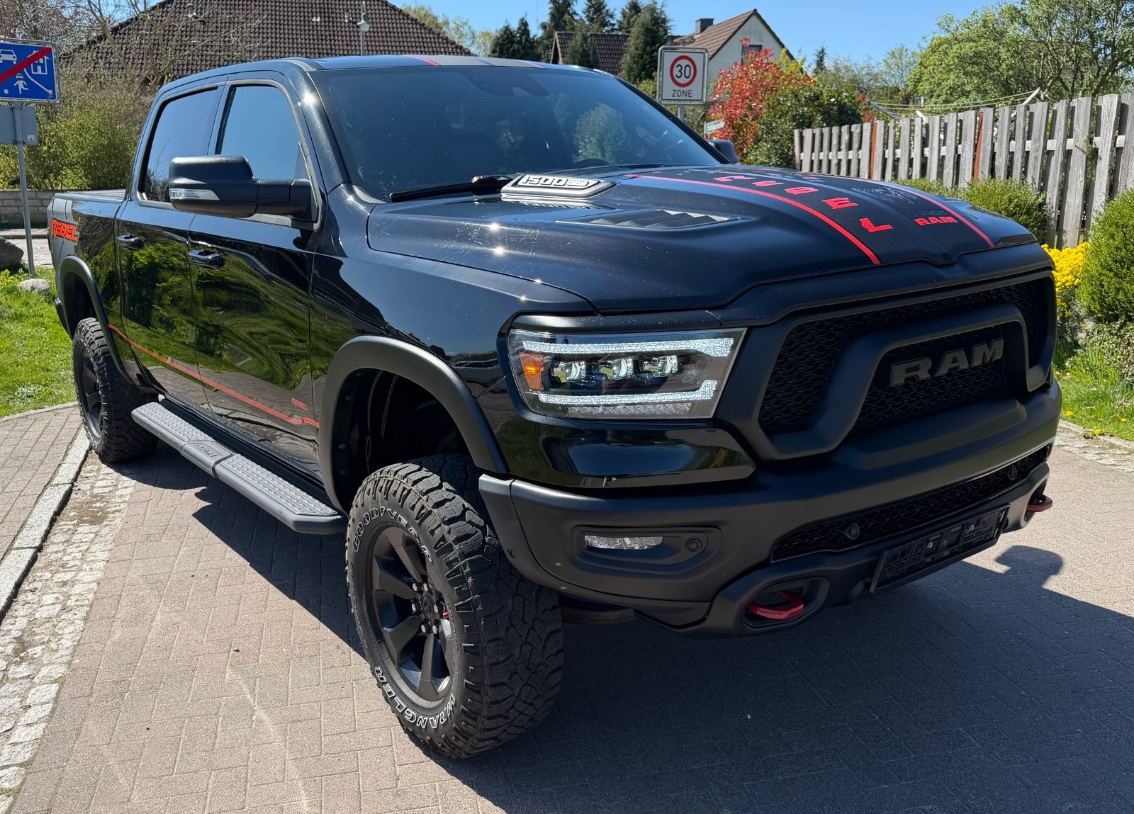 Dodge RAM - 1