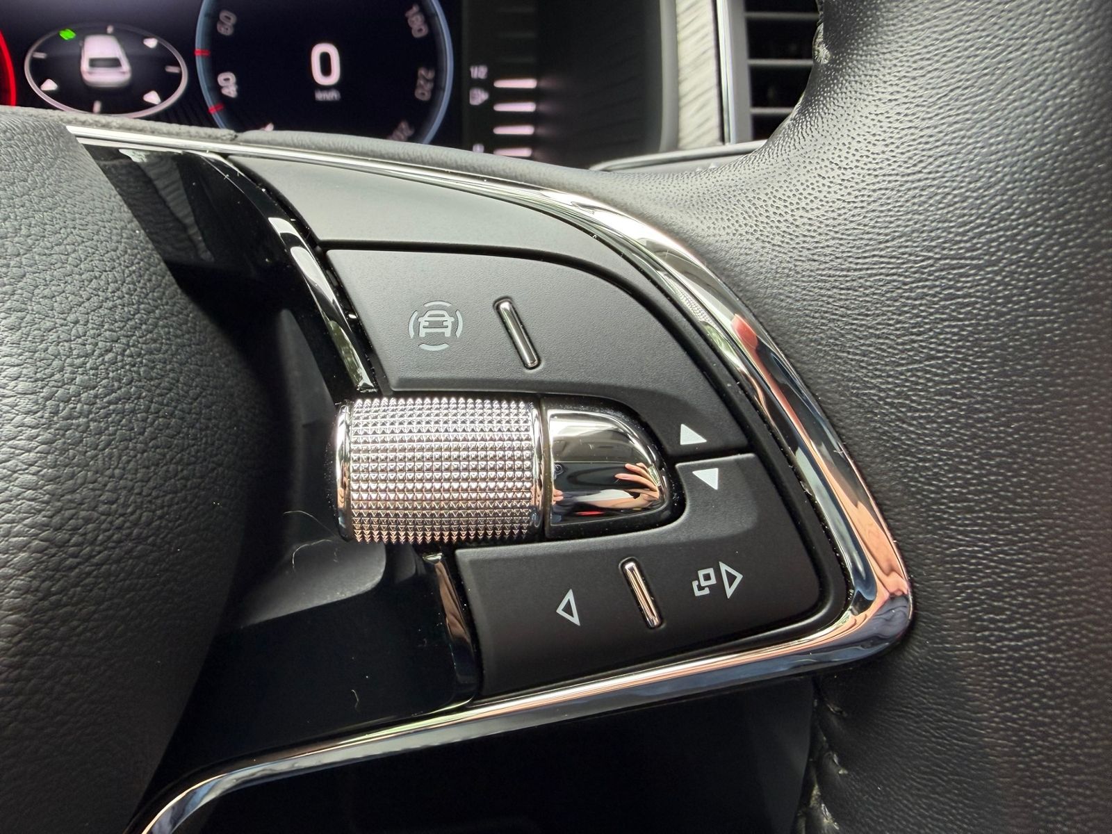 Fahrzeugabbildung SKODA Kodiaq FL Style 1.5 TSI DSG *AHK,LED,ACC,19"-LM*
