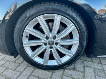 Audi A8 - 10