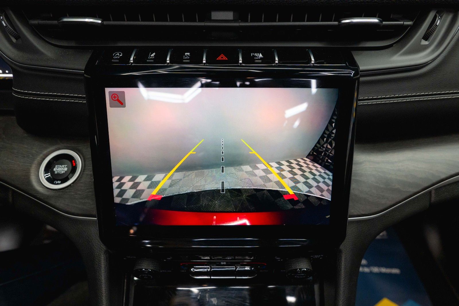 Fahrzeugabbildung Jeep Grand Cherokee 3.6 4x4 LIMITED L Modell 2022 19%