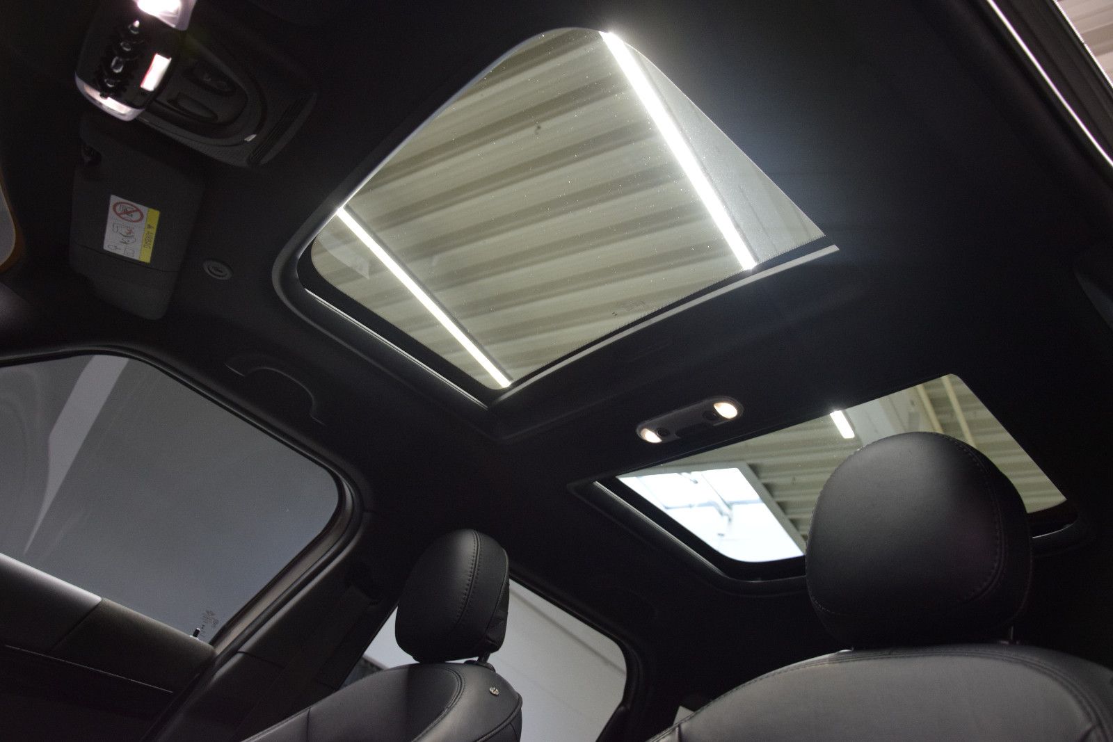 Fahrzeugabbildung MINI Countryman S Pano ACC HuD LED 1.Hand