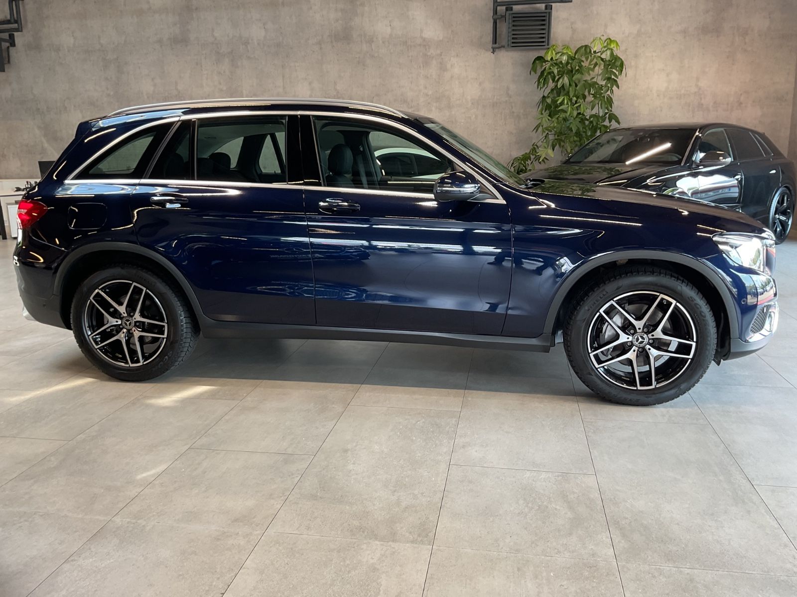 Mercedes-Benz GLC 300 4Matic Exclusive AHK Kamera LED Navi 19 foto 17