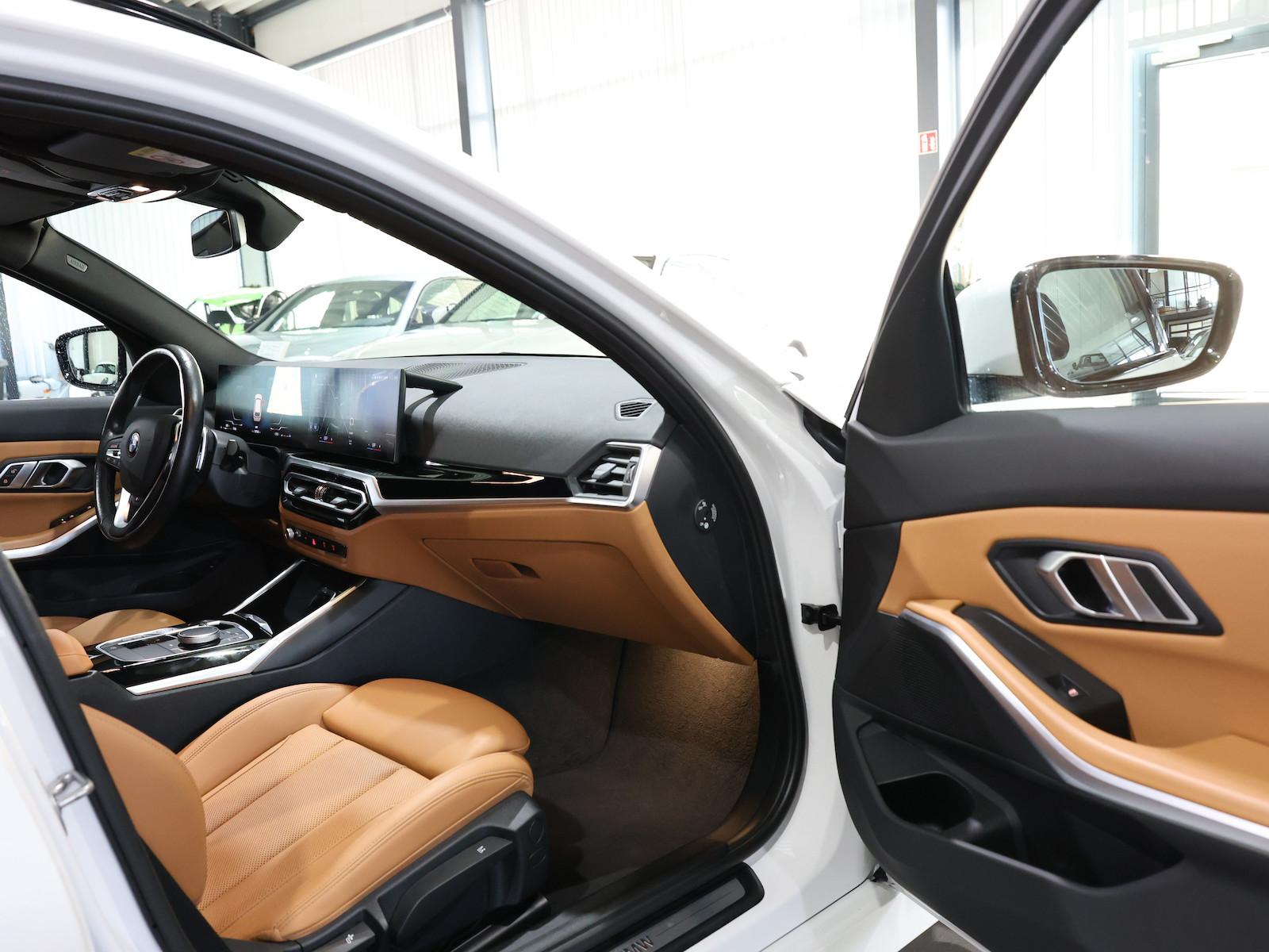BMW 318d Touring SPORT WHITE & BROWN / CURCED, LED