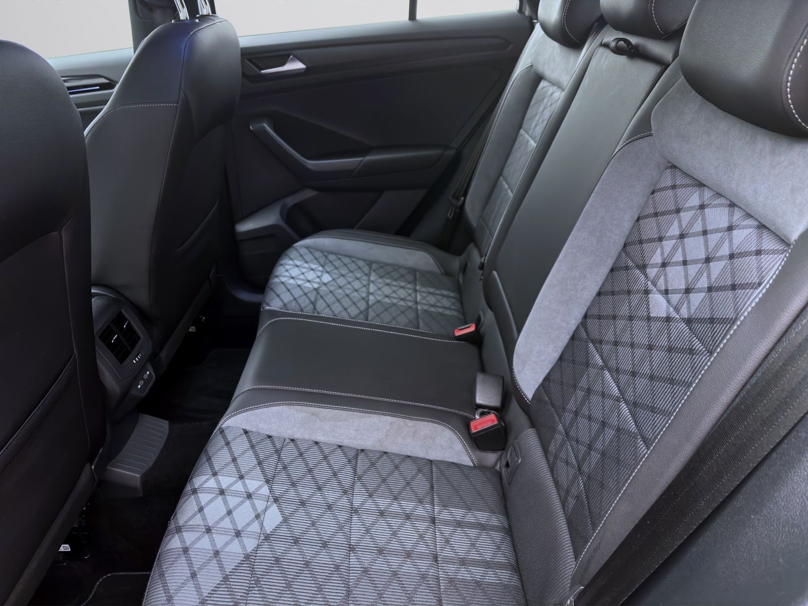 Volkswagen T-Roc - Bild 16