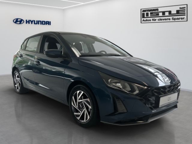 Fahrzeugabbildung Hyundai i20 (MY25) 1.0 T-GDI (100 PS) 6-MT 2WD Trend Nav